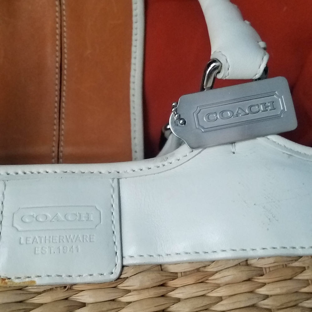Coach purse - Picture 3 of 4